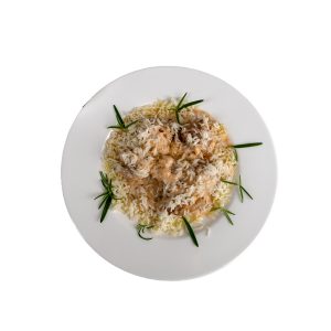 Mandonguilles de pollastre amb salsa d'ametlles i arròs